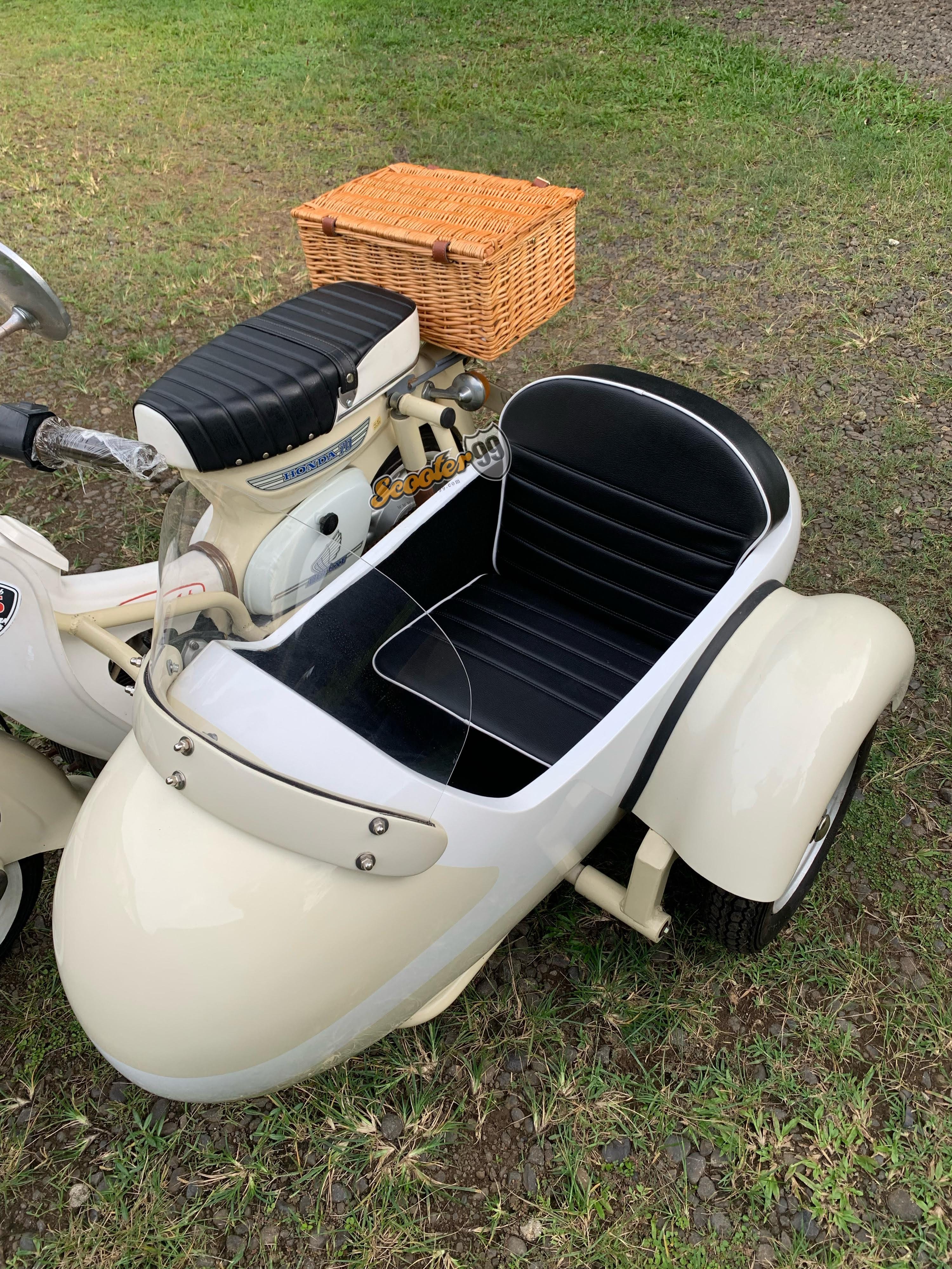 Interior seat and trim of Honda C86 sidecar by Scooter99